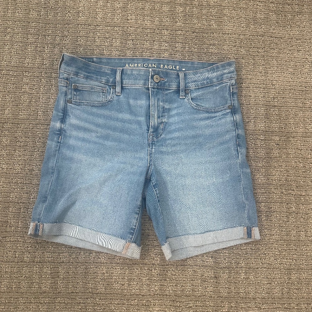 Women’s size 10 American Eagle shorts